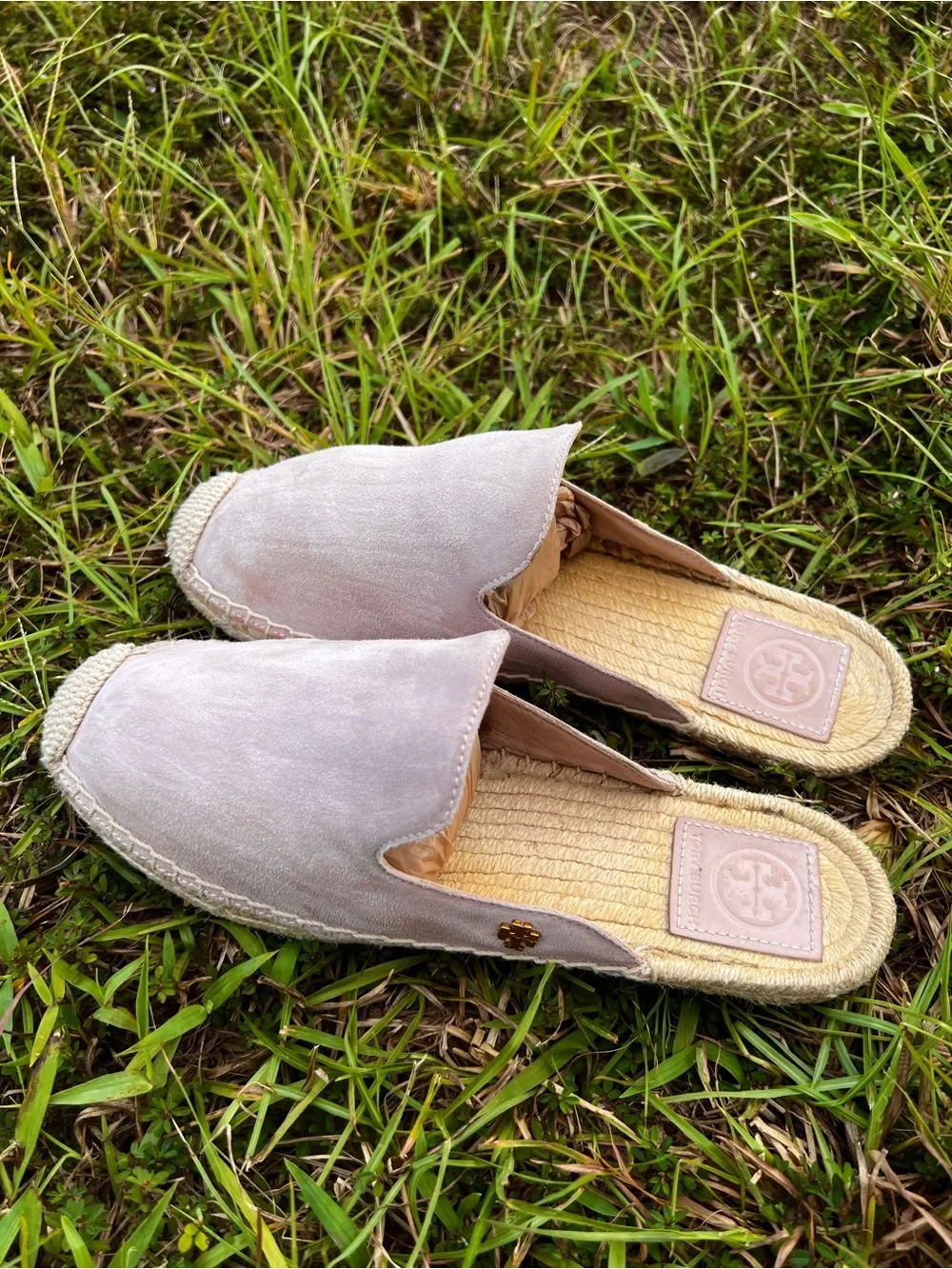 CLEAN Tory Burch size 6 Youth Pink Suede Espadrille Slide